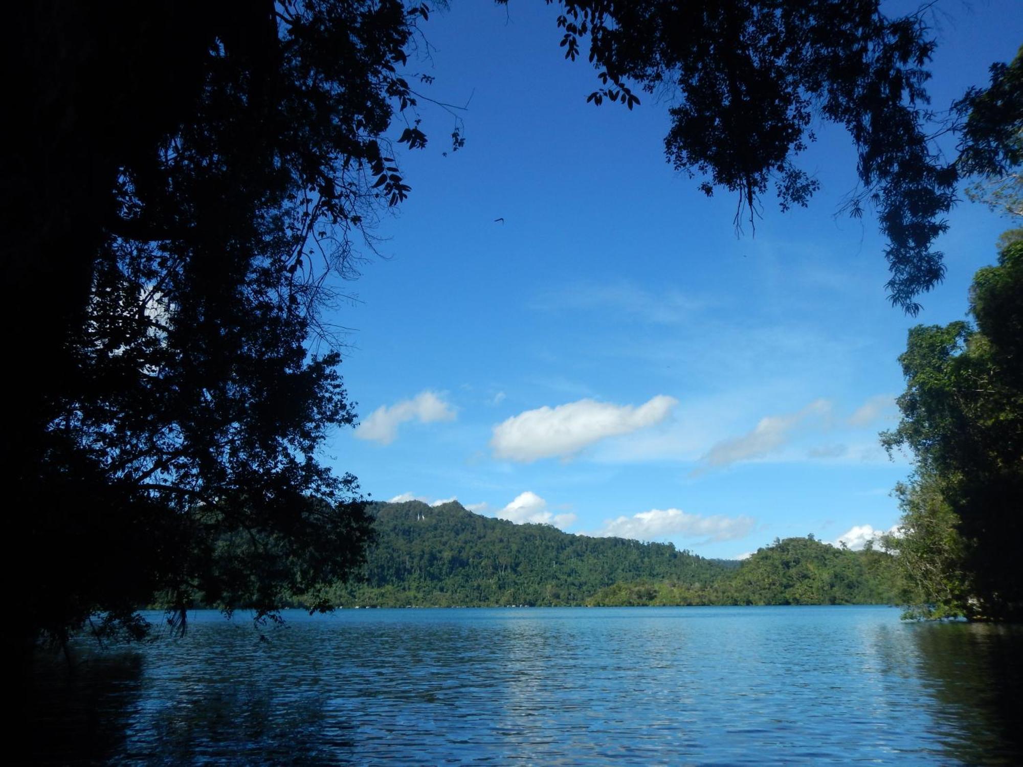 Raja Ampat Blue Sea Villa Besir ภายนอก รูปภาพ