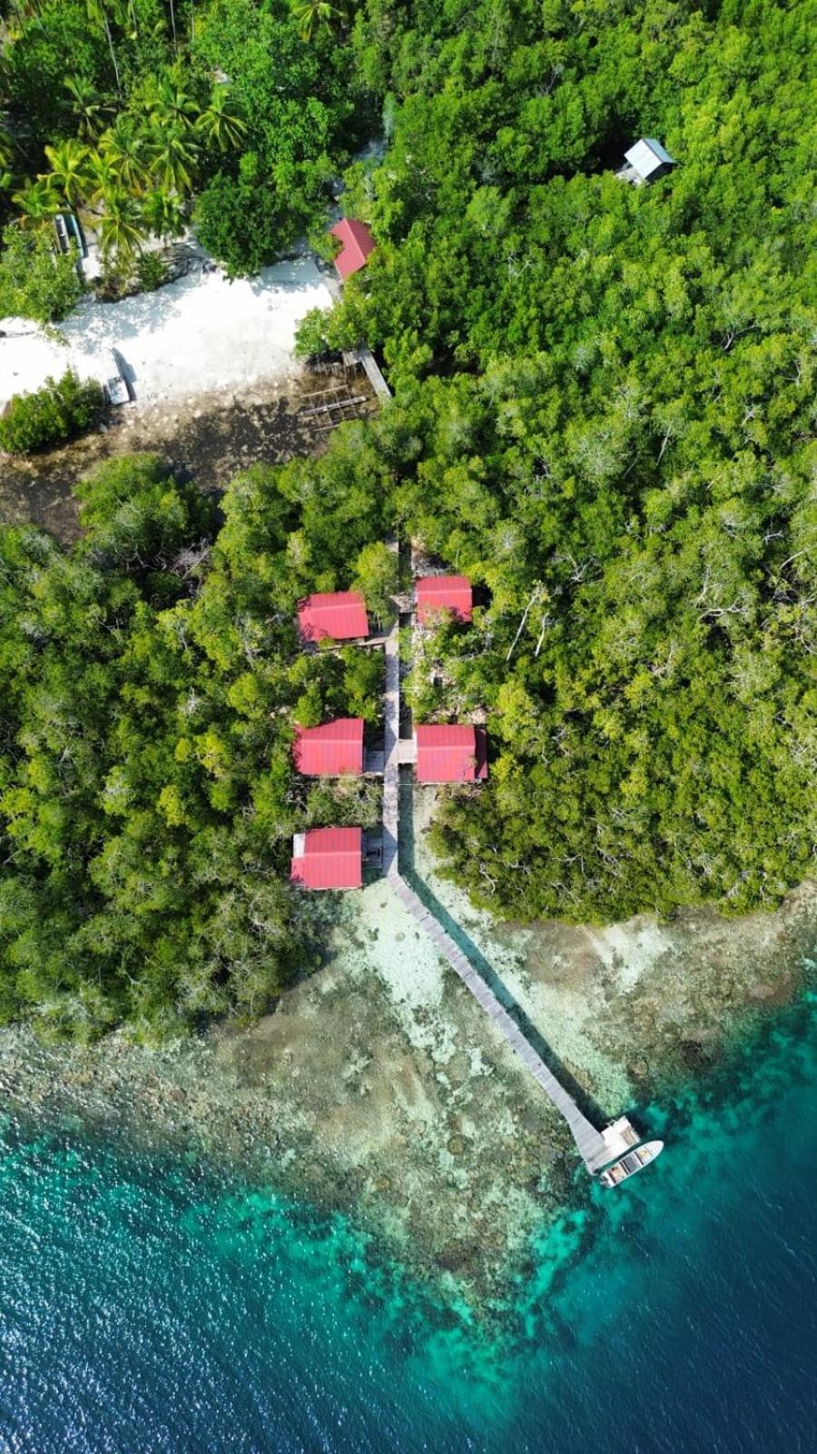 Raja Ampat Blue Sea Villa Besir ภายนอก รูปภาพ