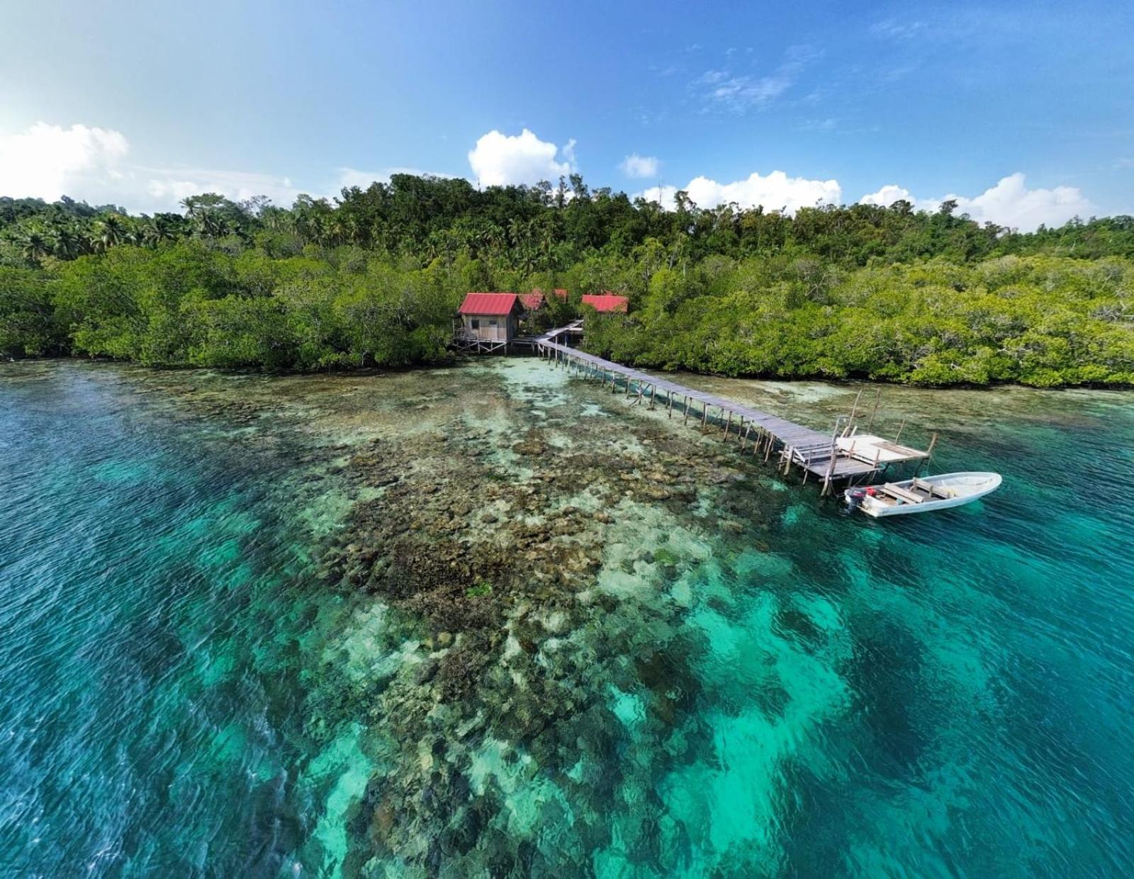 Raja Ampat Blue Sea Villa Besir ภายนอก รูปภาพ