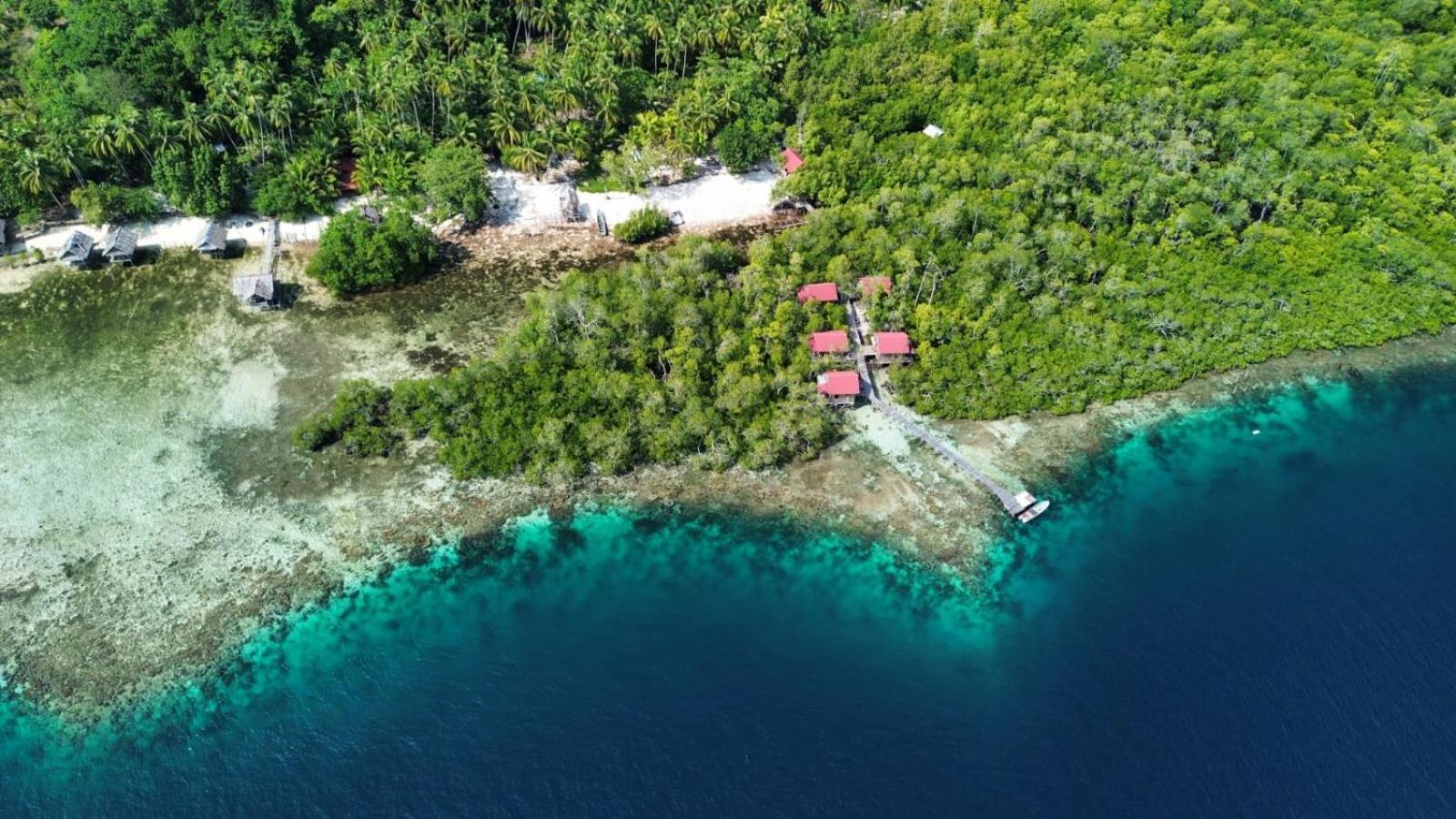 Raja Ampat Blue Sea Villa Besir ภายนอก รูปภาพ