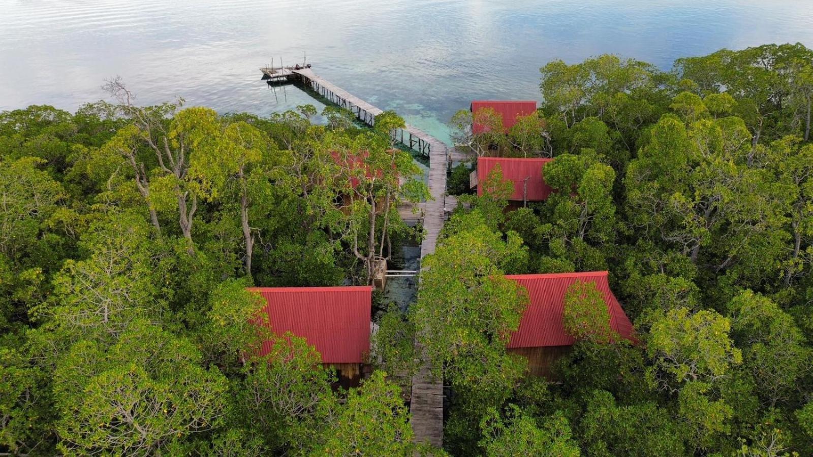 Raja Ampat Blue Sea Villa Besir ภายนอก รูปภาพ
